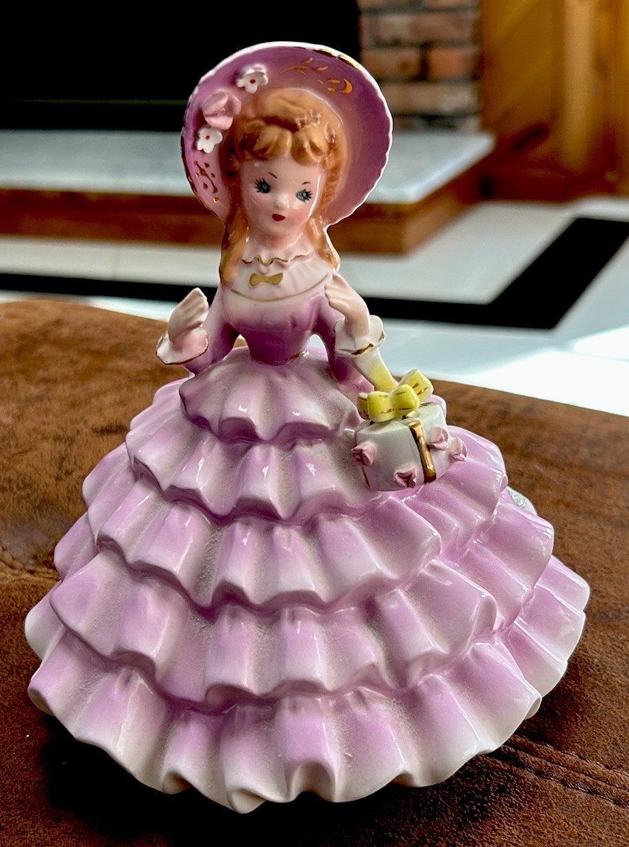 Arnart Erich Stauffer Originals Lady in Purple Southern Belle 6 3/4″ Figurine