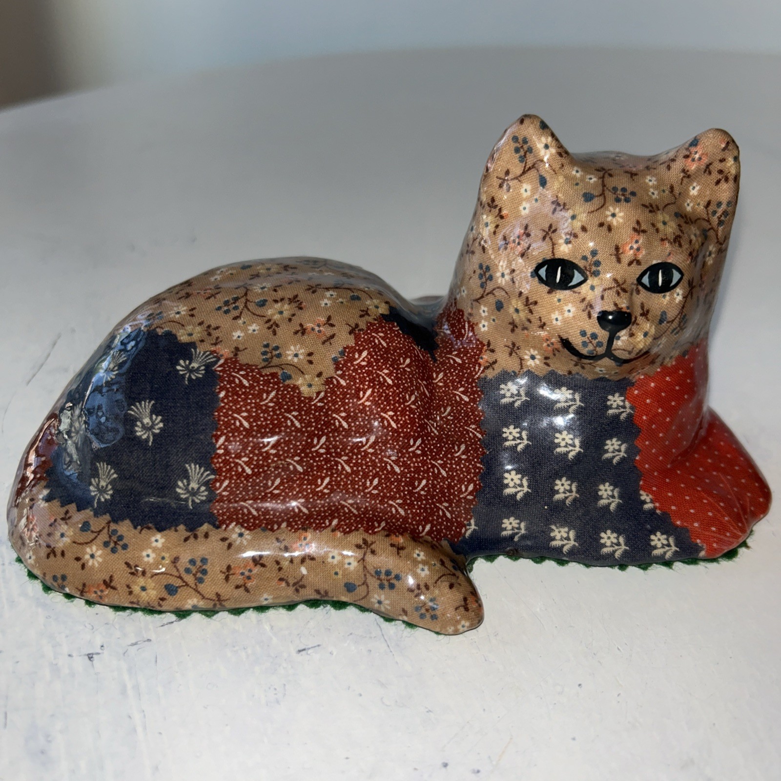 VTG Cat Ceramic Figurine FolkArt Patchwork Floral Signed AC Kitten Laying 6.75”L
