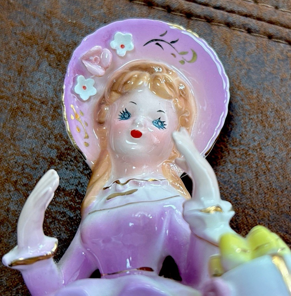 Arnart Erich Stauffer Originals Lady in Purple Southern Belle 6 3/4″ Figurine