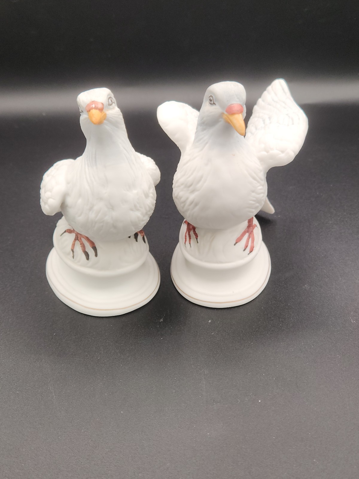 Vintage ENESCO Japan “White Dove” Pair of Porcelain FIGURINES 5-5.5″