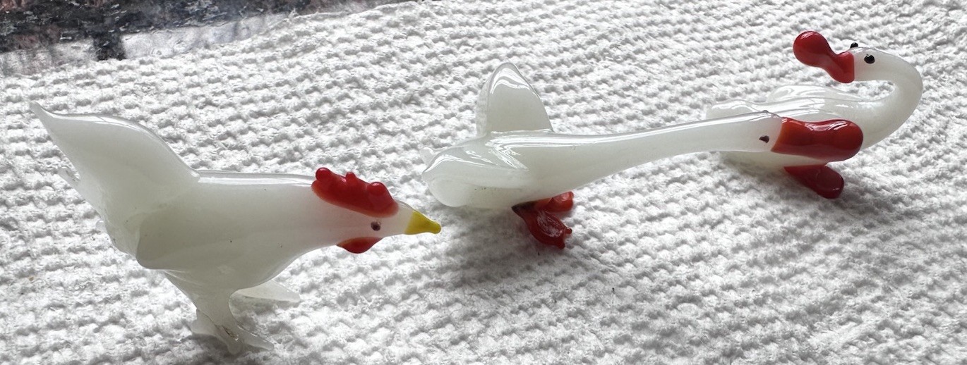 Adorable Vintage Miniature Murano White/red Bird/farm Colors 🤩 Lot-3