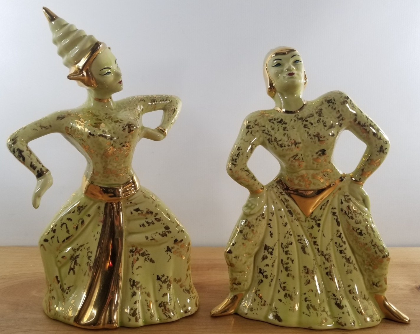 Pair Of Rare Vintage MCM Siamese Thai Temple Dancers Porcelain Figurines Gold