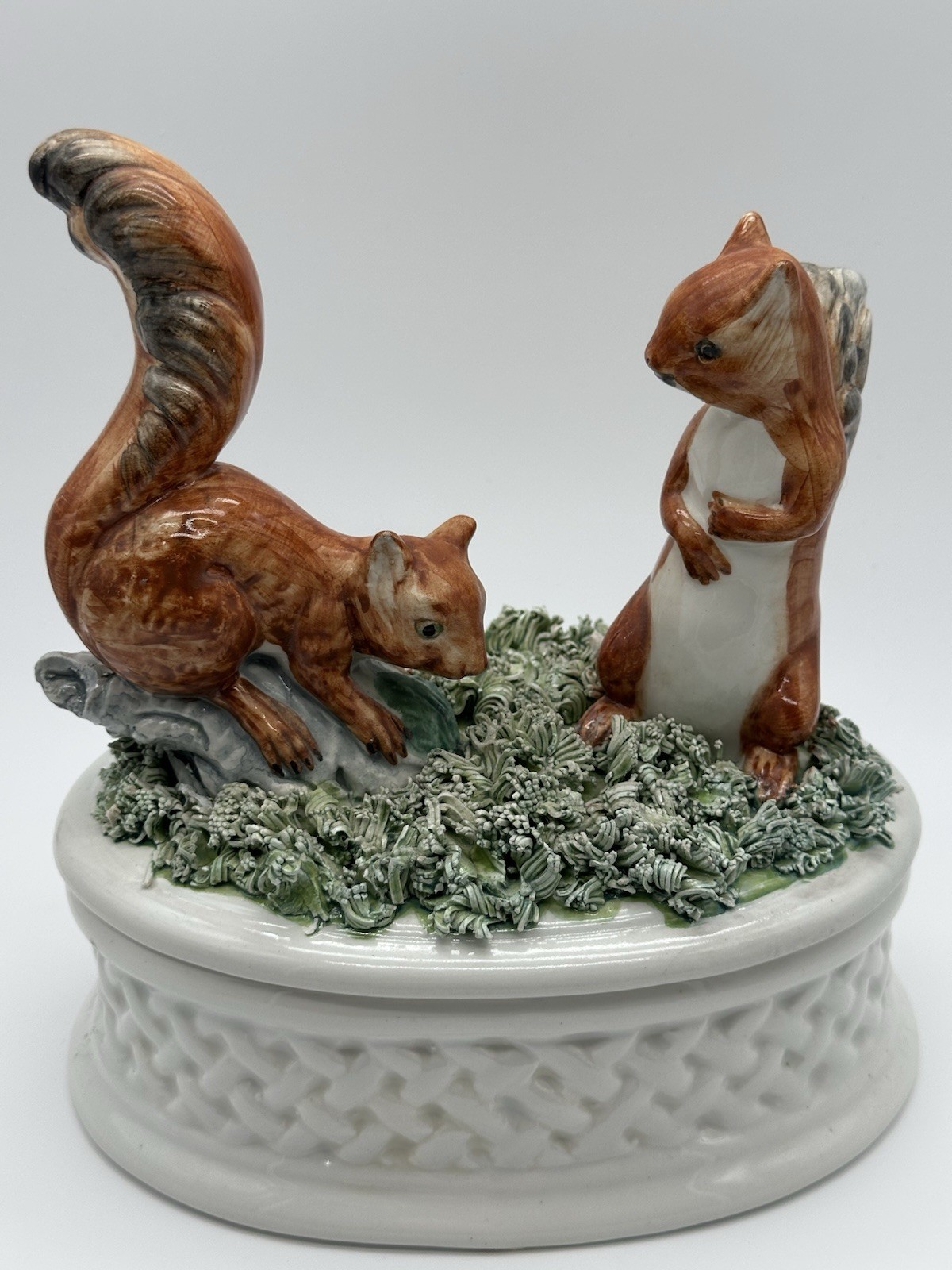 VTG NICE! Porcelain Squirrels handmade in Italy Fall Trinket Container Decor