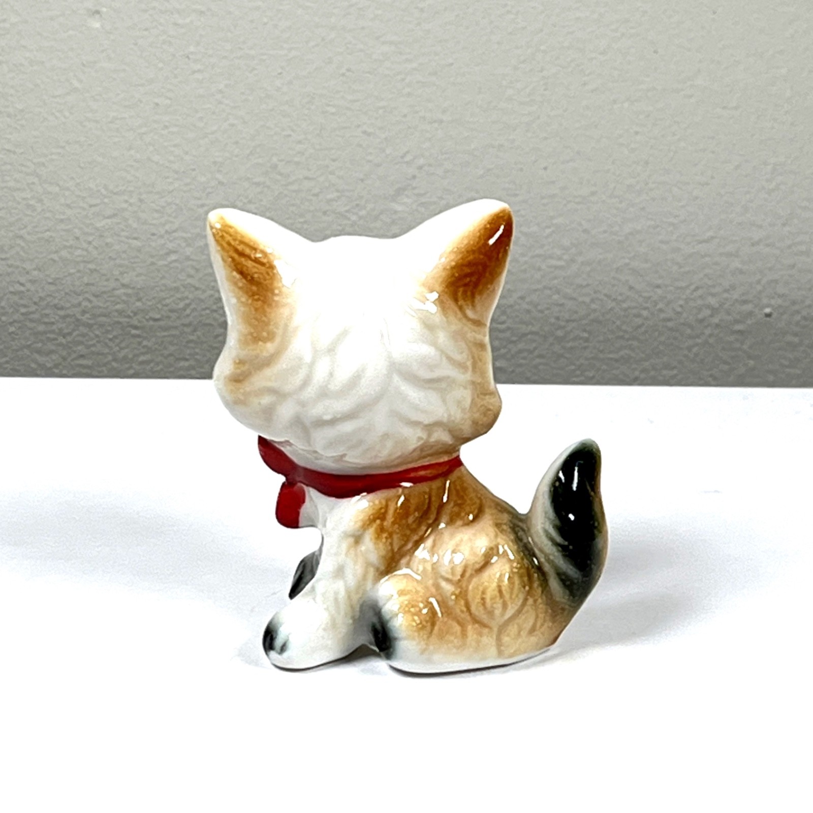 Vintage Bone China Kitten Figurine Red Bow White Brown 2.75″ 1950s Art Pottery