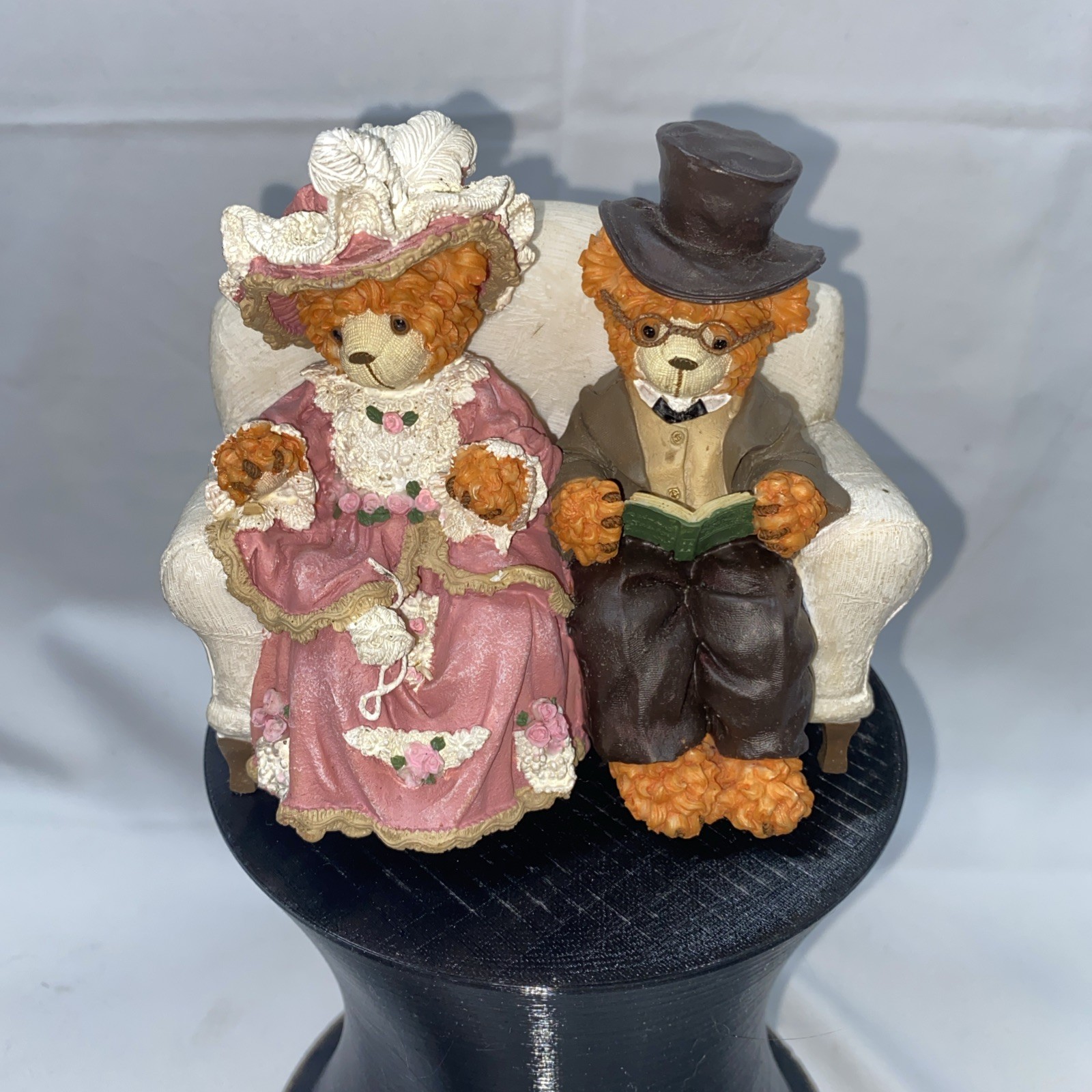 House of Lloyd Bear Figurine The Bearsley Family T. Bartle & Eleanor on Sofa