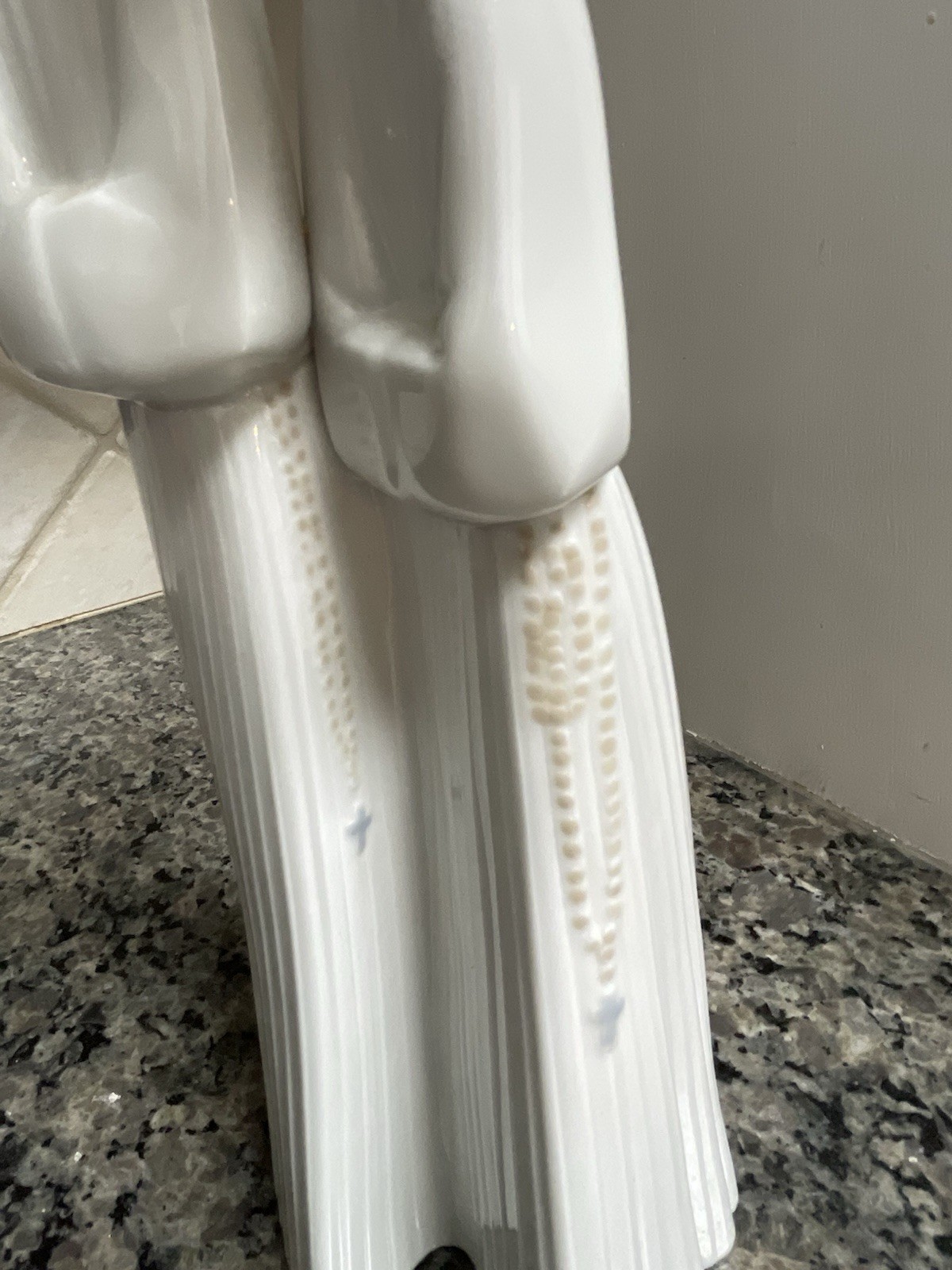 LLADRO #4611 Two Nuns in White – 13” Fulgencio Garcia 1970-2017 – EXCELLENT