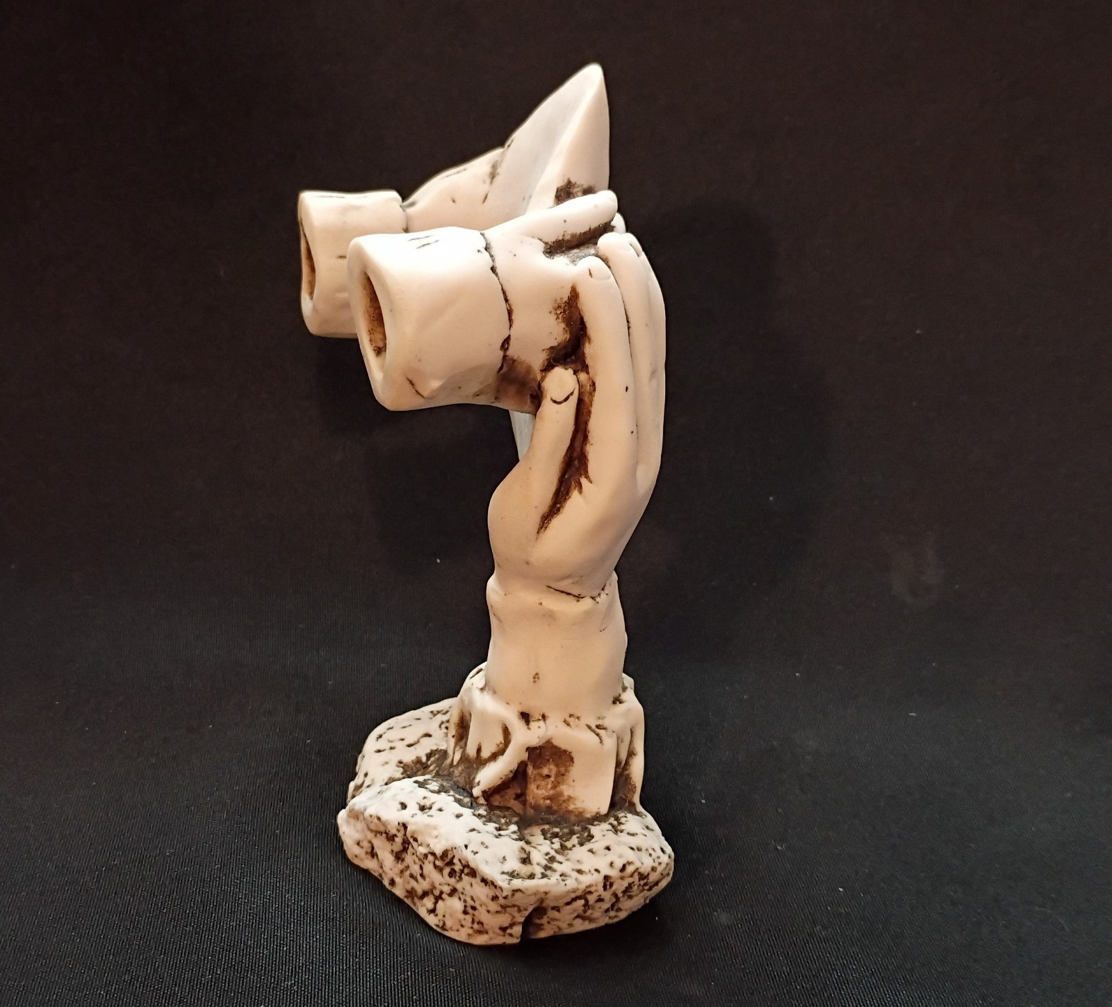 Abstract Sculpture ‘ Face and Hands ‘ Statuette – Polyresin – 5.25″ H x 5″ W