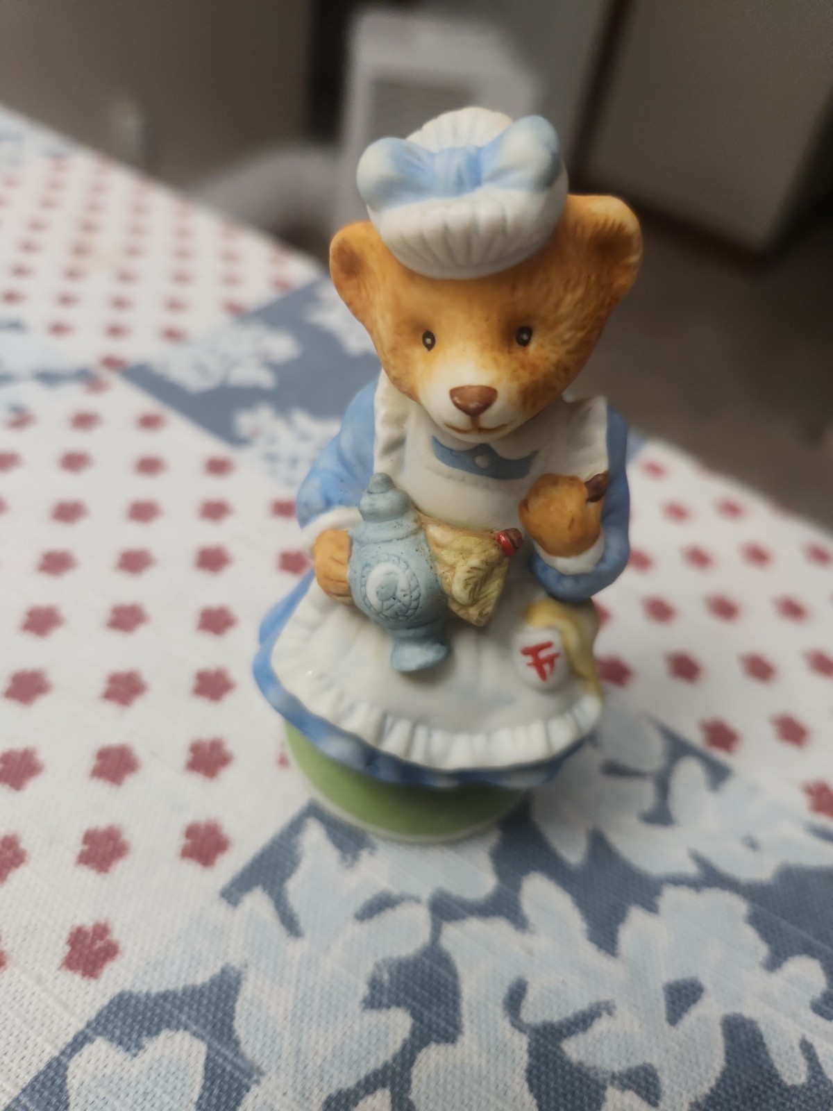 Franklin Mint Porcelain Bear Francine 1986 Teddington Series
