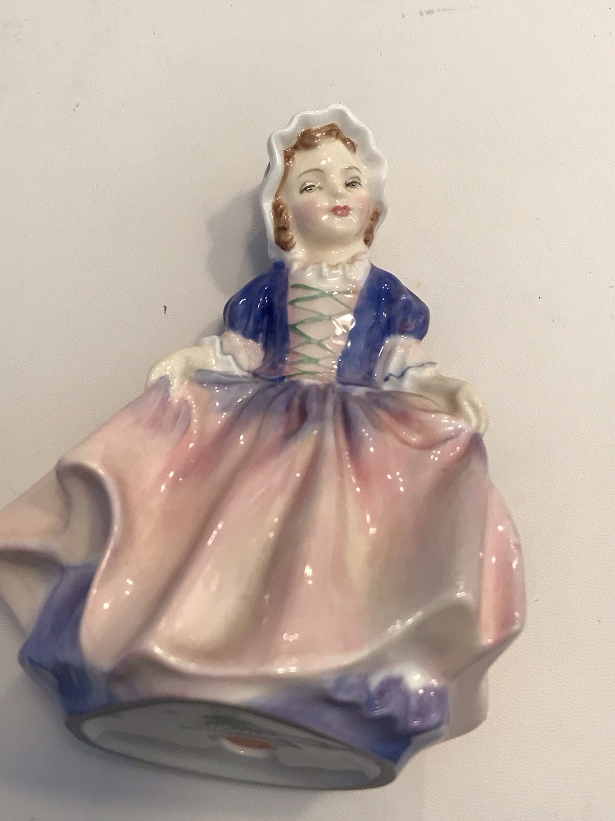 ROYAL DAULTON Dinky Do 1678 England 4-3/4 Inches Excellent Condition No Box