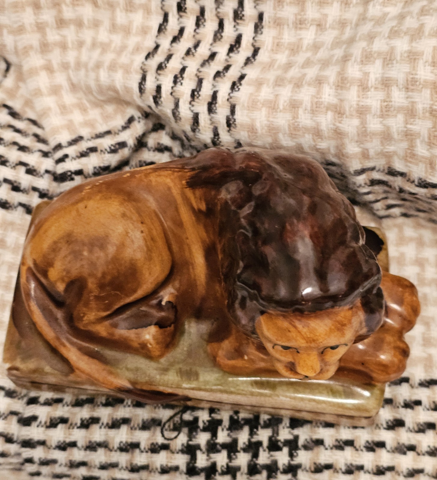 Beautiful Vintage* 5.5 ” English Staffordshire Lion* Glossy*EXCELLENT COND