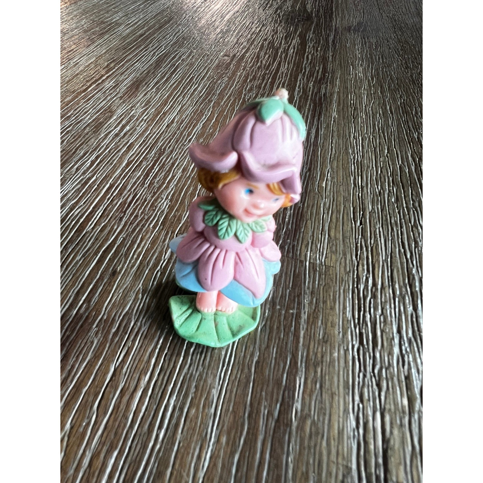Vintage Avon Small World Flower Girl Figurine Pink Blue Miniature 2.5 Inch