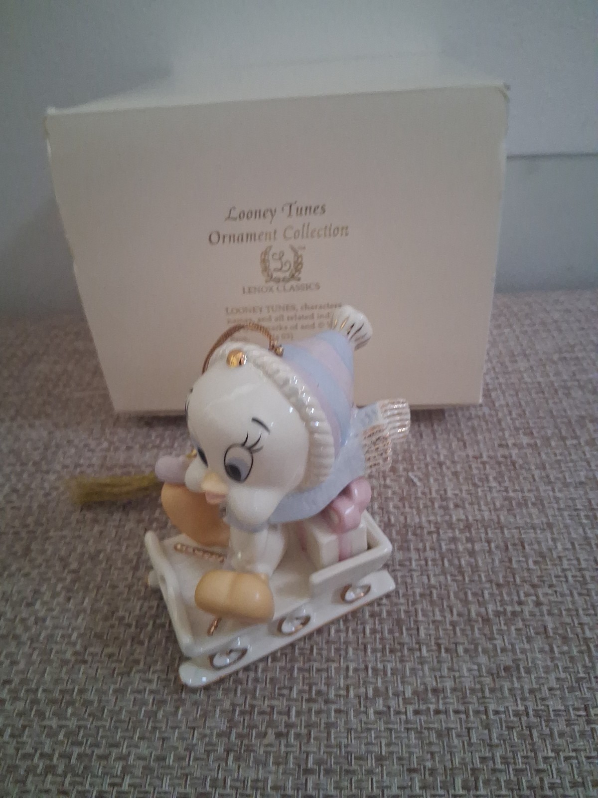 LENOX A TWEETY DELIVERY Christmas Tree Ornament Looney Tunes Tweety Bird Box
