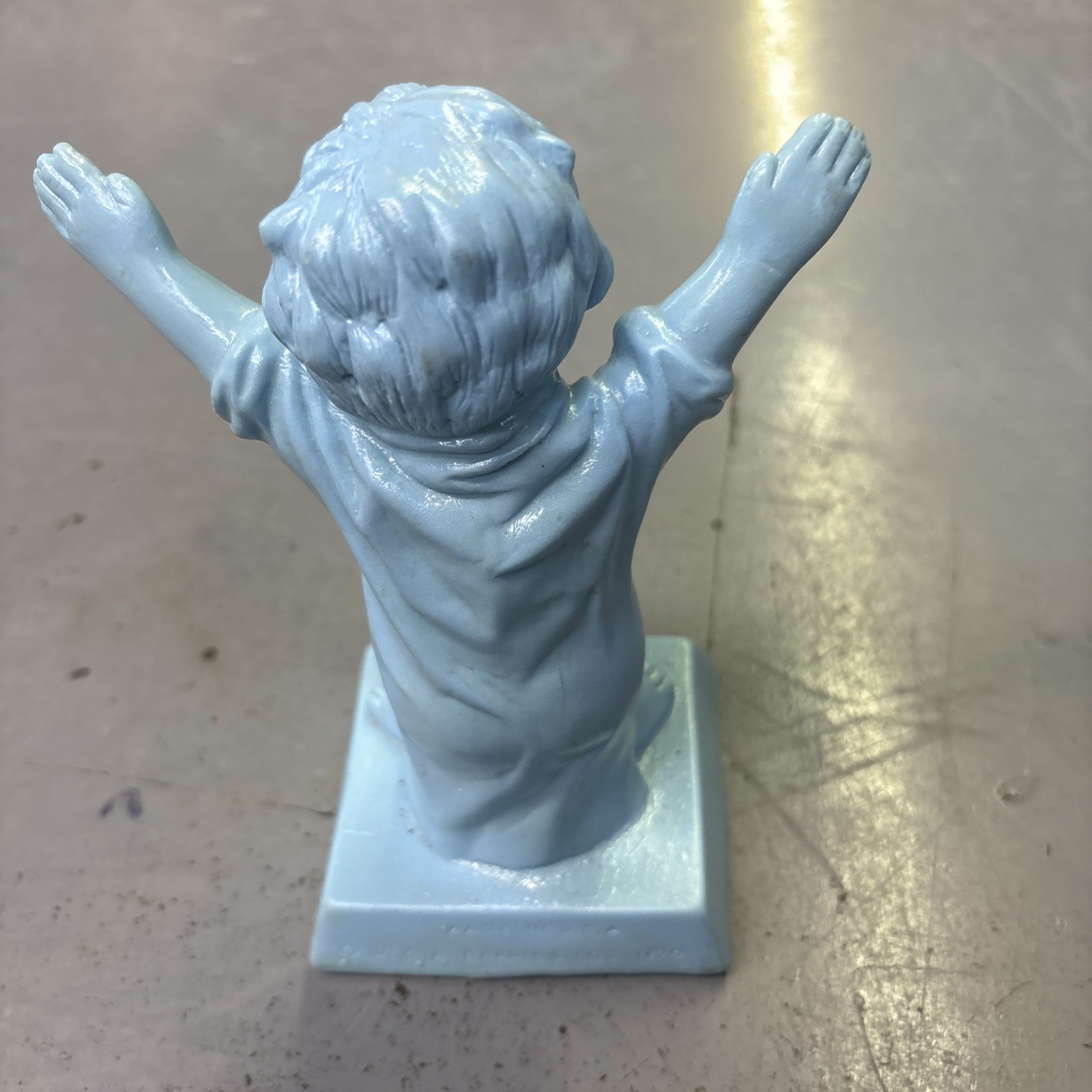 Vintage I LOVE YOU THIS MUCH Russ Berrie 1970 Blue Resin Figurine