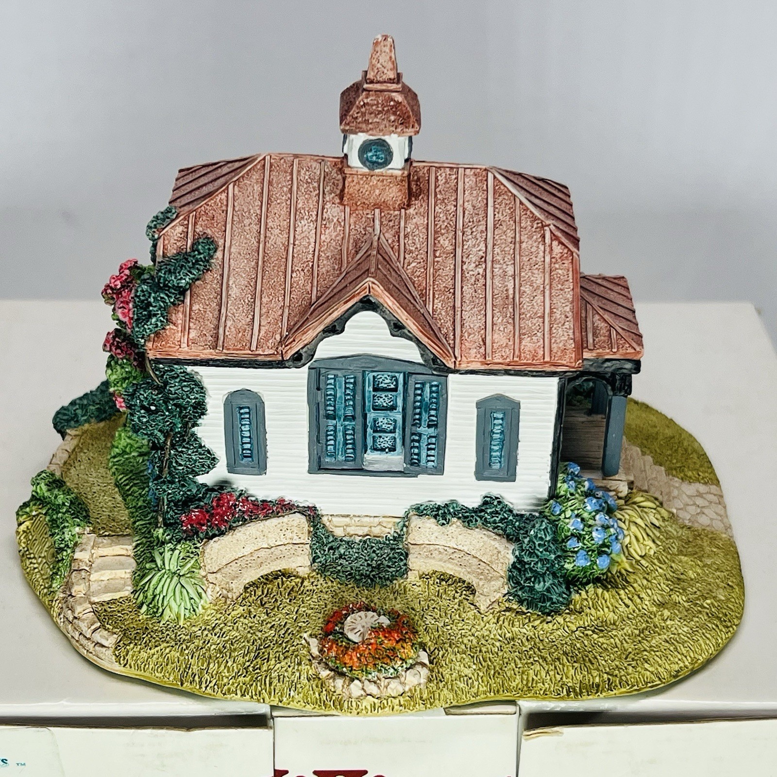 Lilliput Lane “Small Town Library” Miniature w/ Box & Deed Handpainted UK