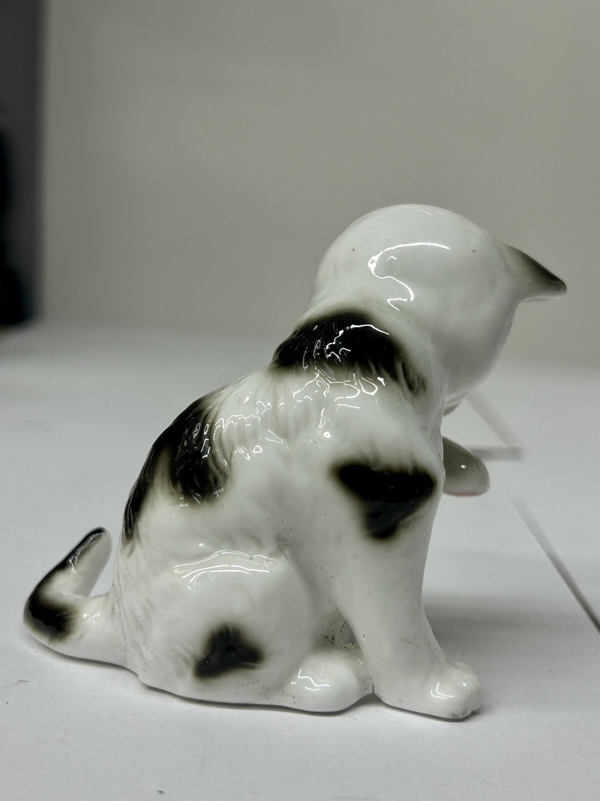 The Danbury Mint 1988 Cats of Character “Wash Time” Porcelain Cat Figurine