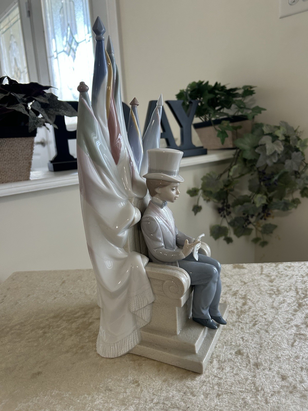 Lladro For A Better World #6186 Mint Condition Fast Shipping!!!