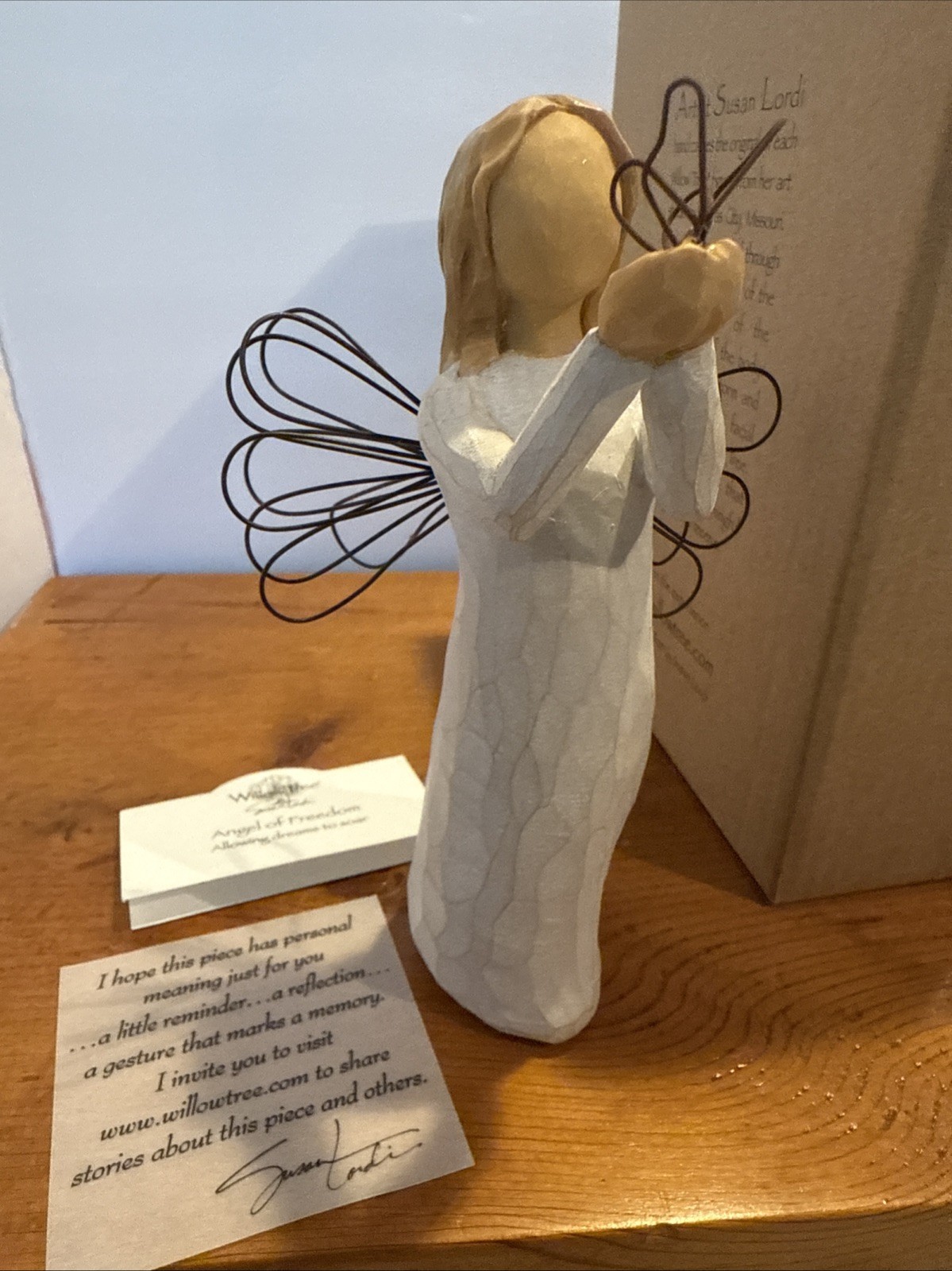 NWT Willow Tree Angel of Freedom Holding Butterfly Original Box S. Lordi