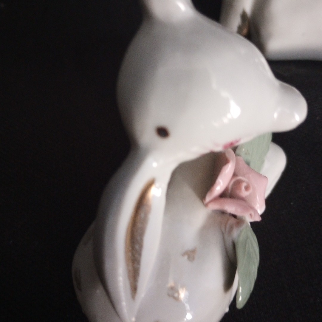 Vintage Pair White Porcelain Deer And Fawn Figurines Gold Details Pink Flower