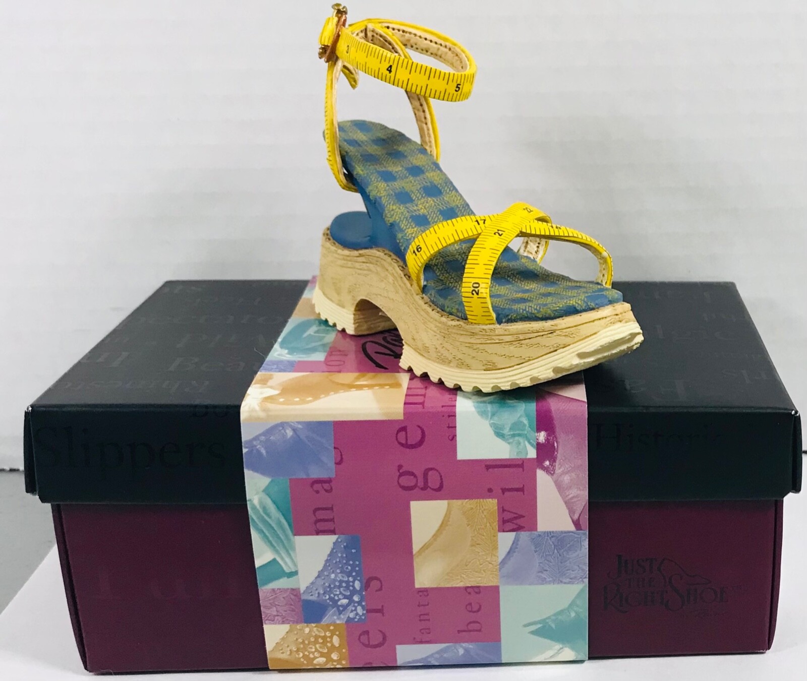 Raine Just the Right Shoe 2001 “Custom Made” Style 25115 Mint in Original Box