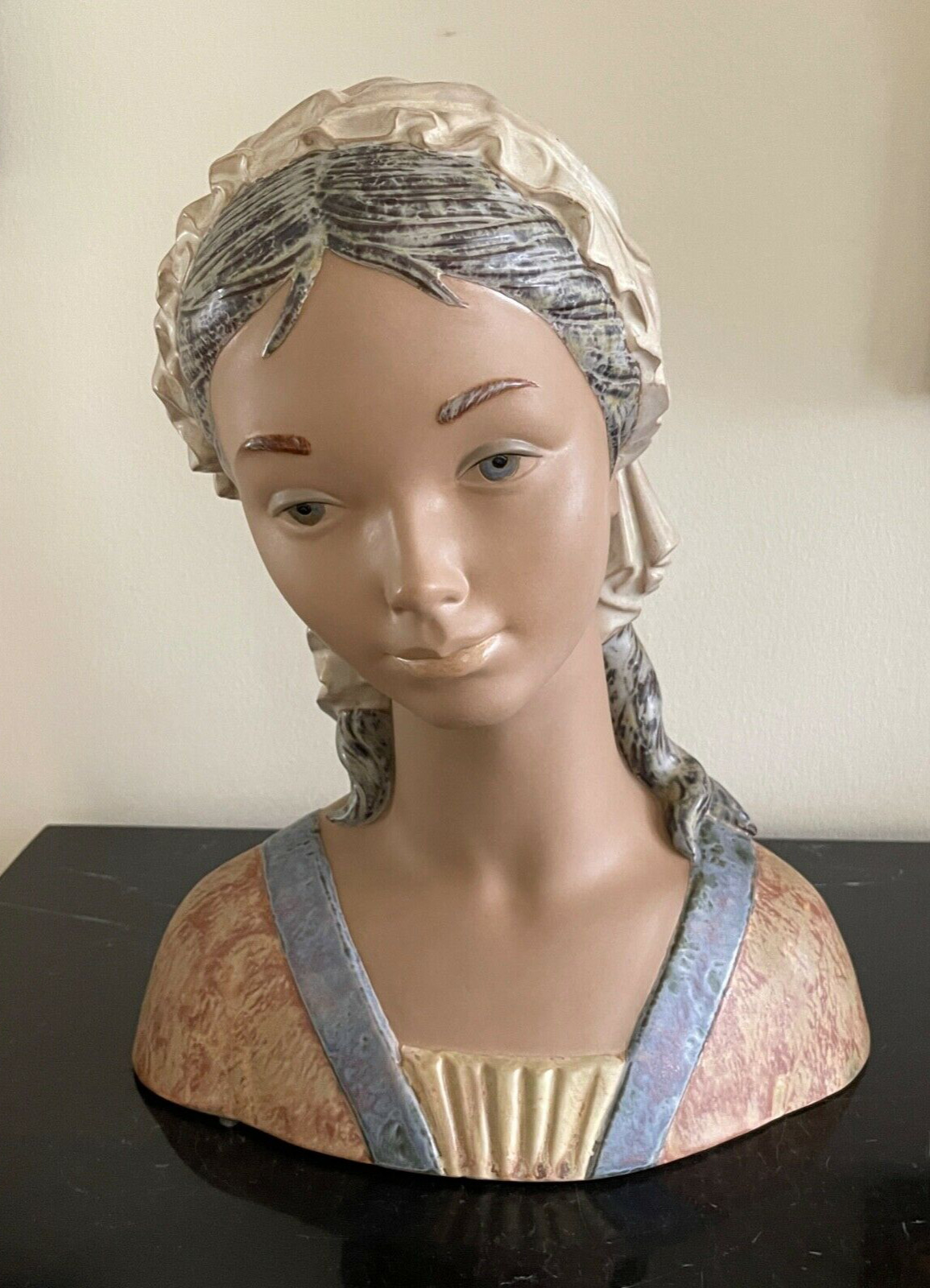 Lladro Little Girl Porcelain Bust #12024 Designed By Fulgencio Garcia 1971