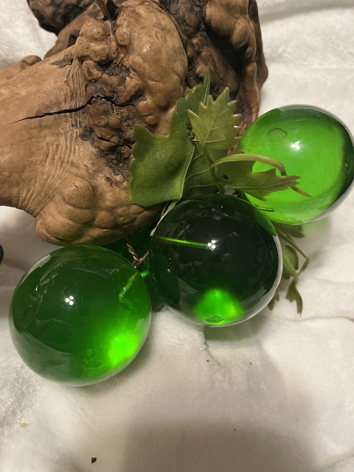 Vintage Lucite Plastic Large Green Grapes Cluster 5 Grapes On Driftwood