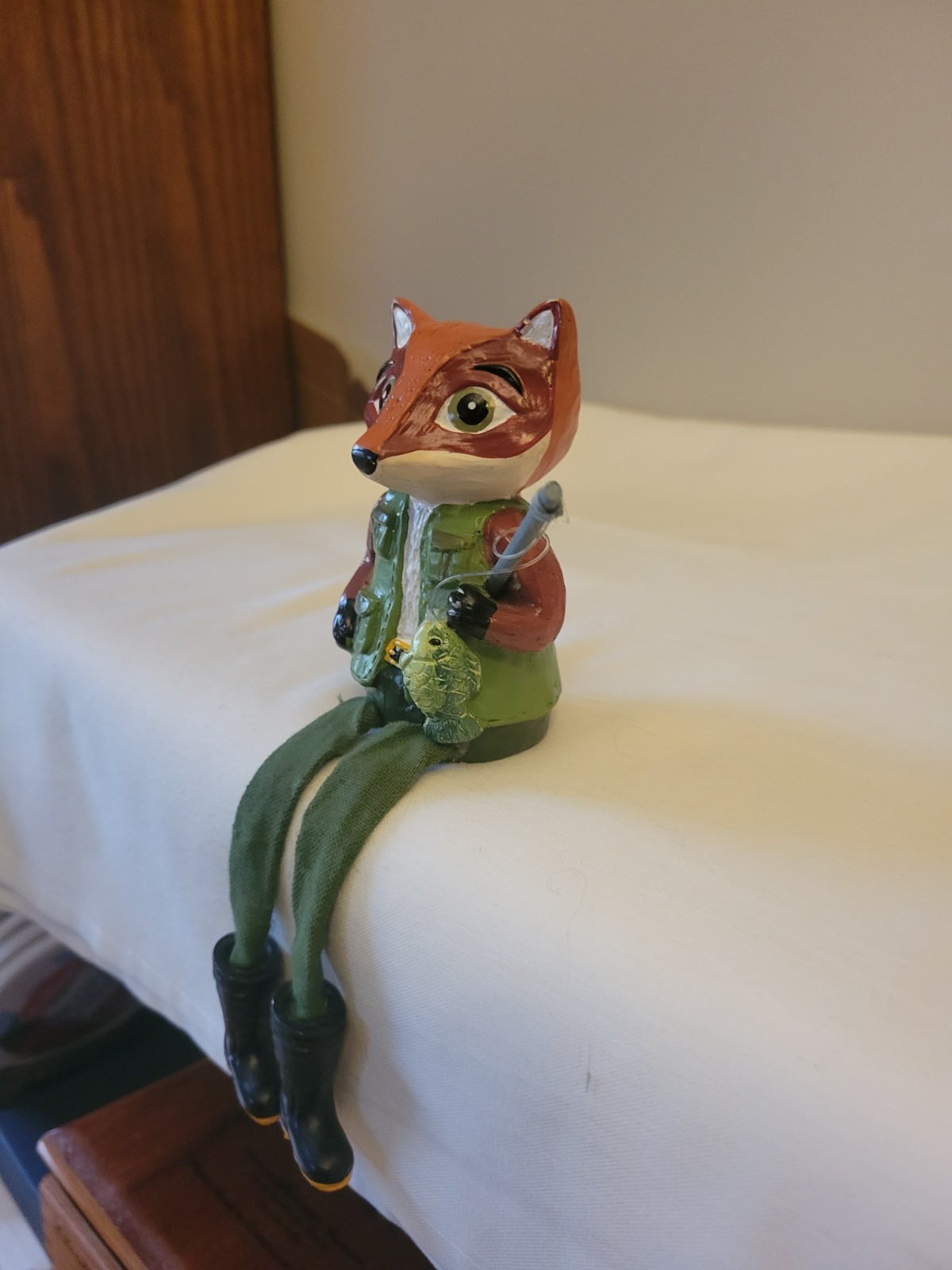 VINTAGE CRACKER BARREL SHELF FOX W/FISHING BOOTS & GREEN COAT EXCELLENT COND.