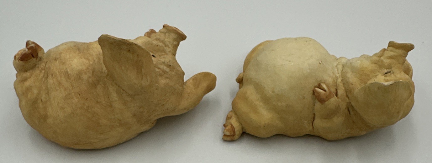 Pair of Tiny 2001 Home Interiors PIG TIME LITTLE PIGGY Figurines EUC