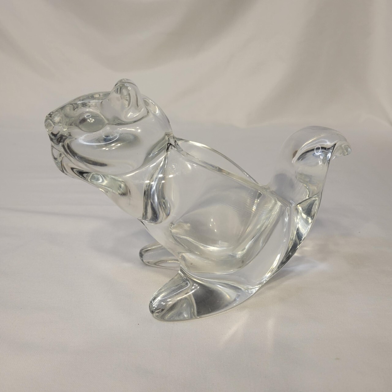 Sasaki Crystal Squirrel Chipmunk 2lbs 4oz, 7″ x 5″ x 3″ Glass Animal Candy Nuts