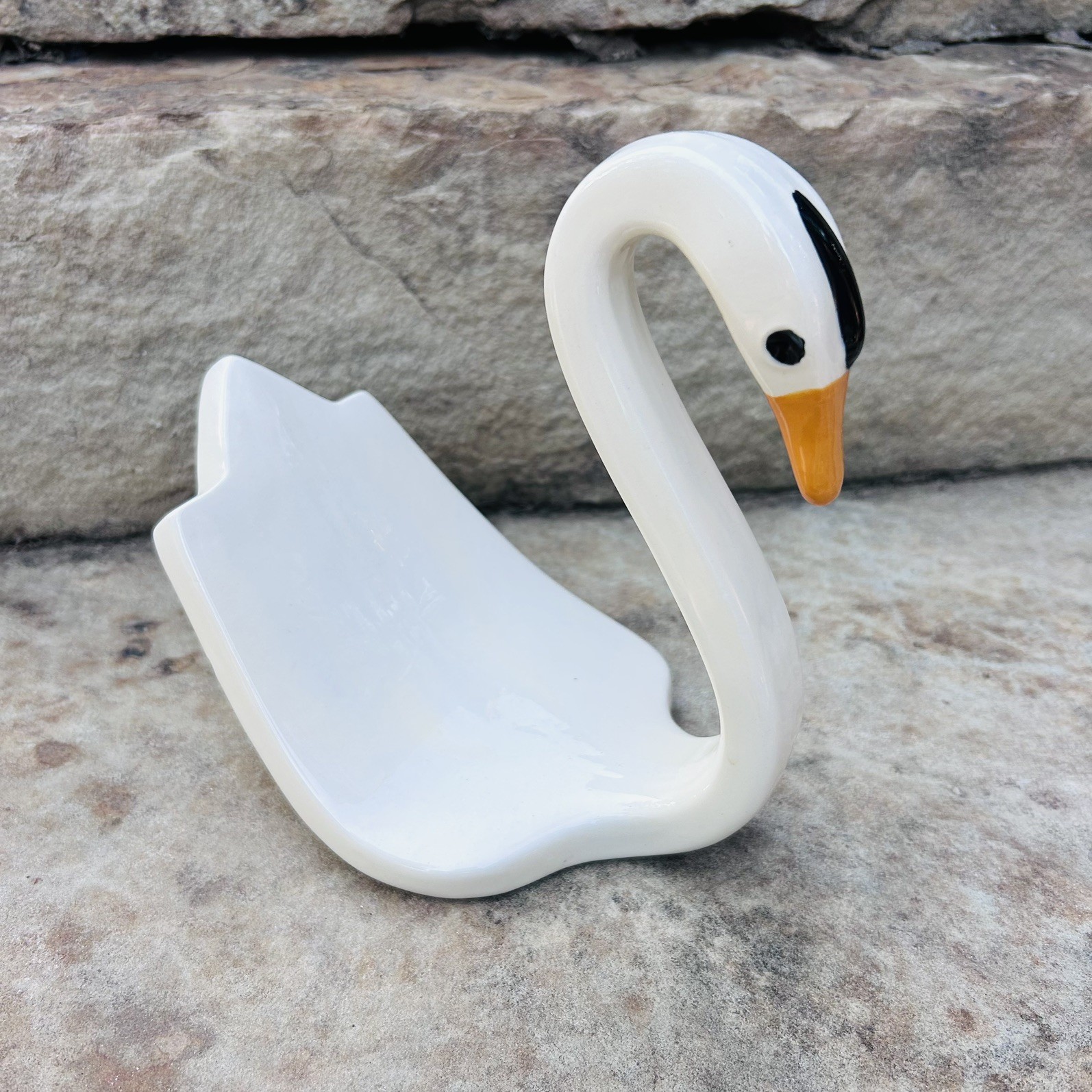VTG White Ceramic Swan Washcloth Towel Soap Holders Matching Pair Hand painted