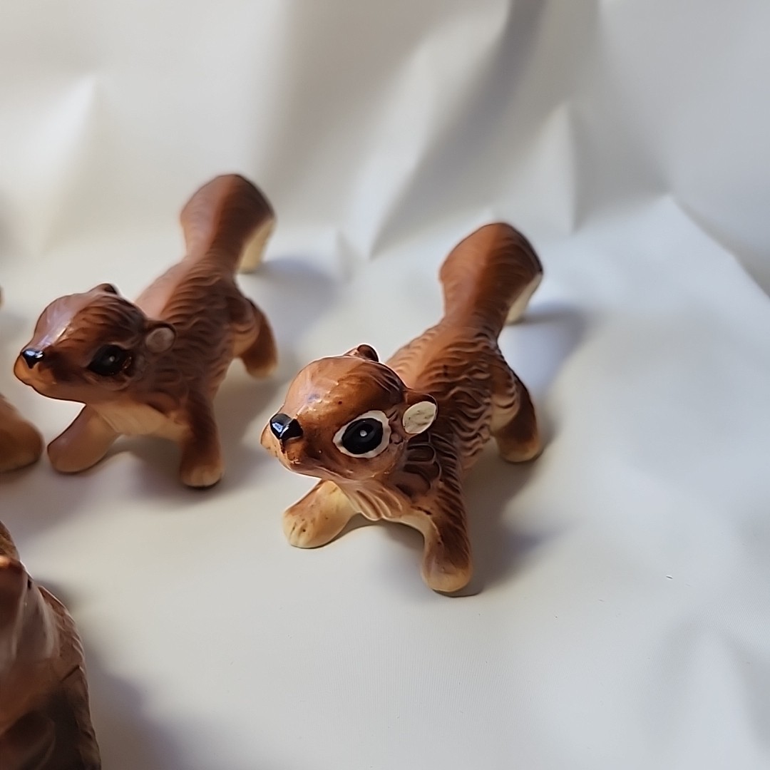 Norcrest&Artmark Squirrel Wall/Tree Hanging Family 5 Pcs 14″ Dad Mom & 3 Babies