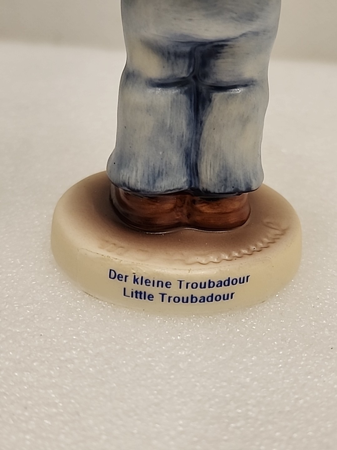 Hummel 558 Little Troubadour #101 Boy Playing Lute 4 1/8” Figurine