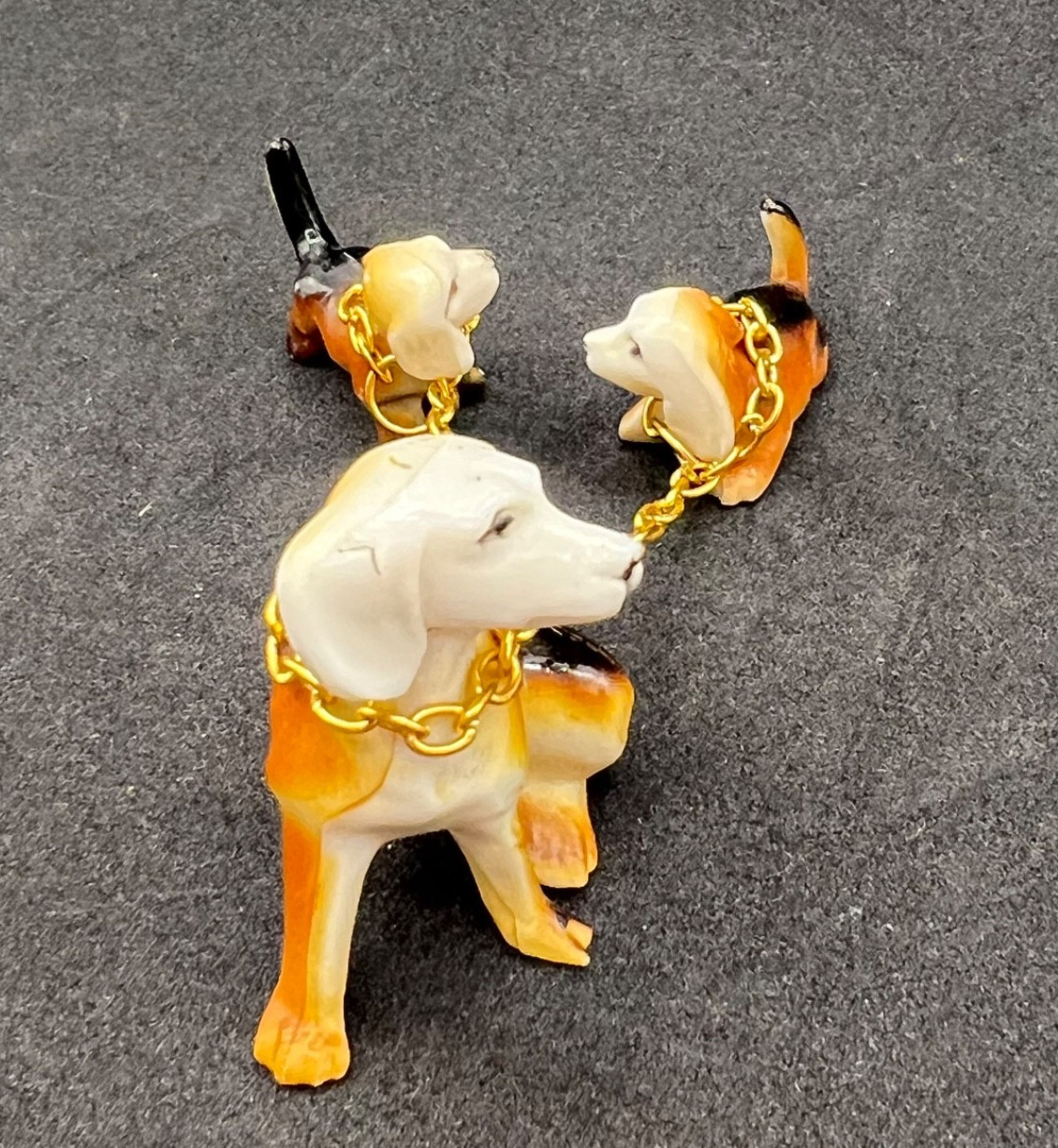Vintage Plastic Celluloid Beagle Hound Dog Mother 2 Puppies Chain Leash Japan HK