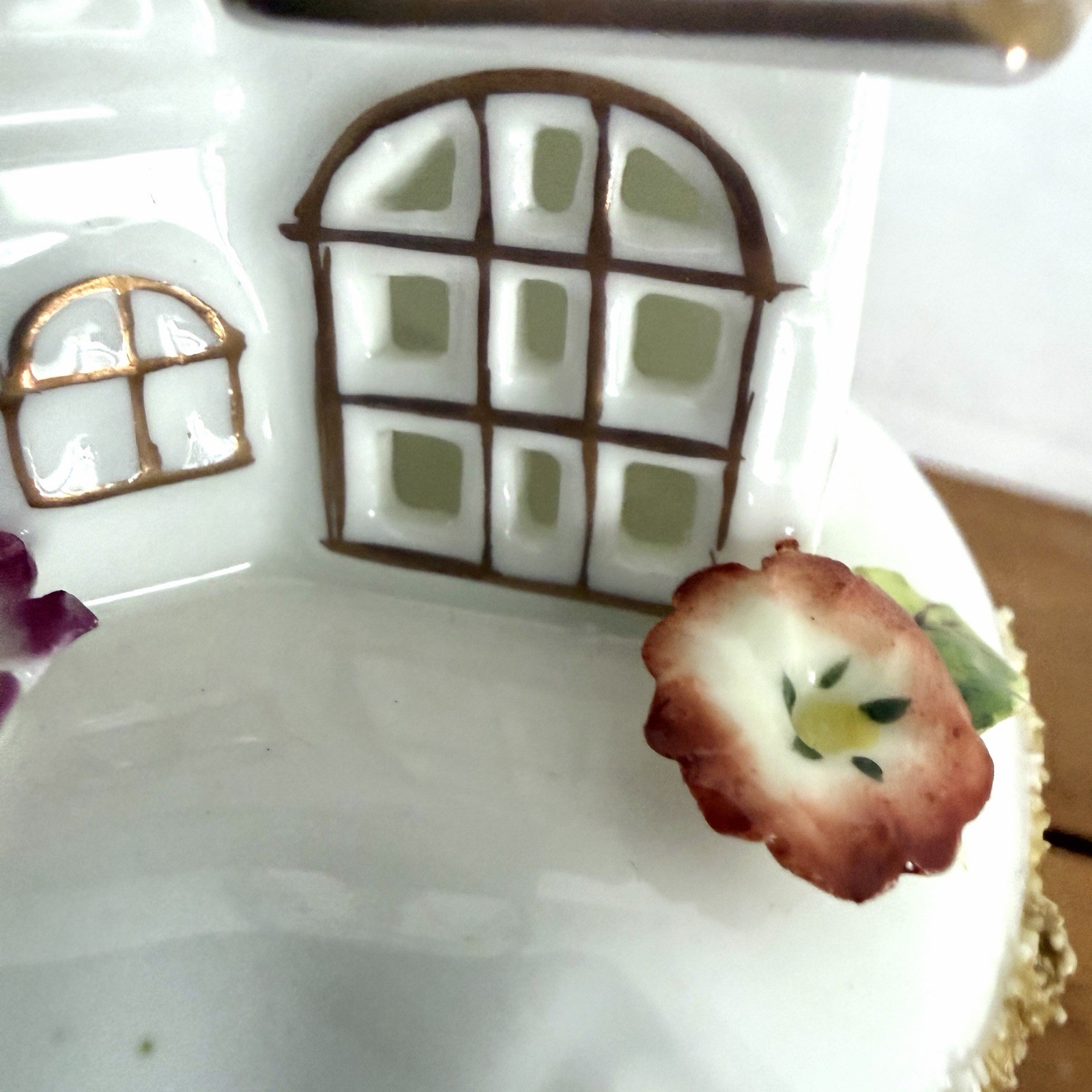 Coalport Porcelain THE PARASOL HOUSE Fine Bone China Pastille Burner England