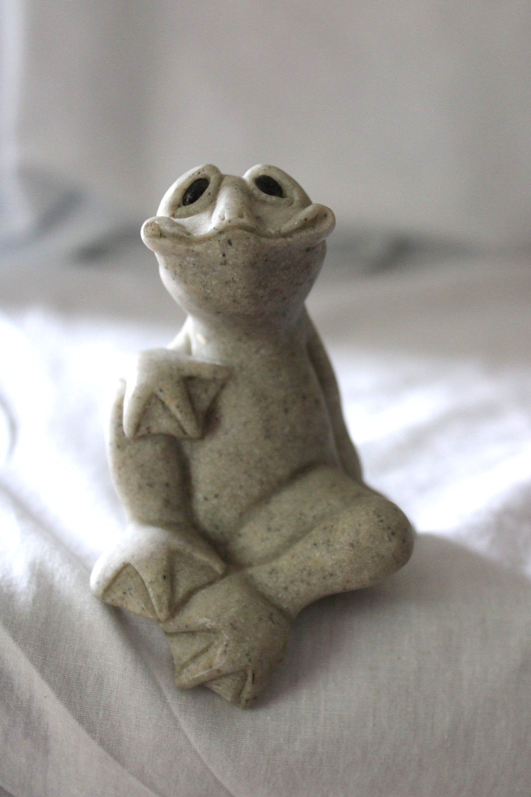 Quarry Critters Stone Shelf Sitter Frog Figurine, FIONA, 2001