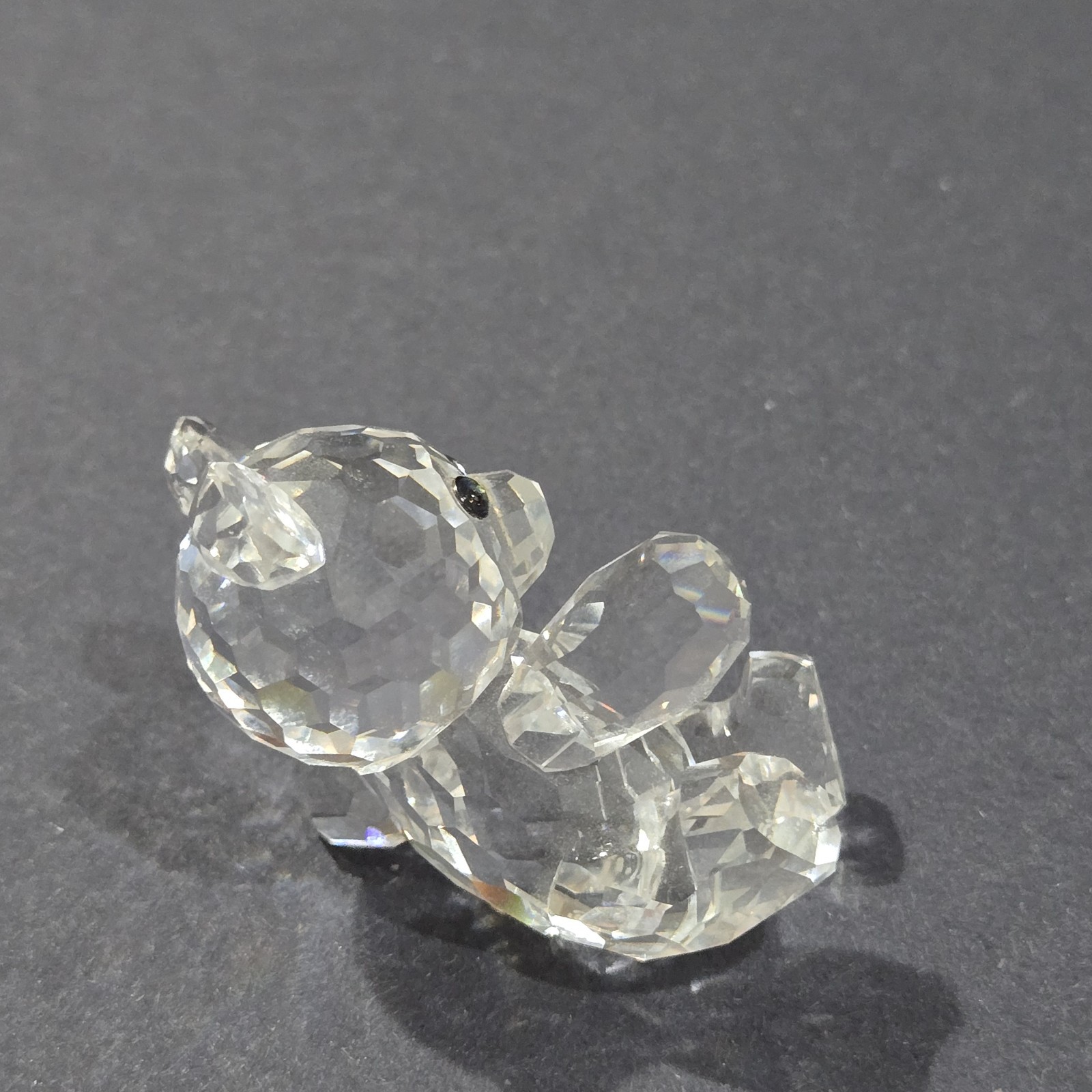 SWAROVSKI CRYSTAL PLAYFUL TEDDY BEAR FIGURINE – NO BOX 1 3/4″ – 1 1/4″