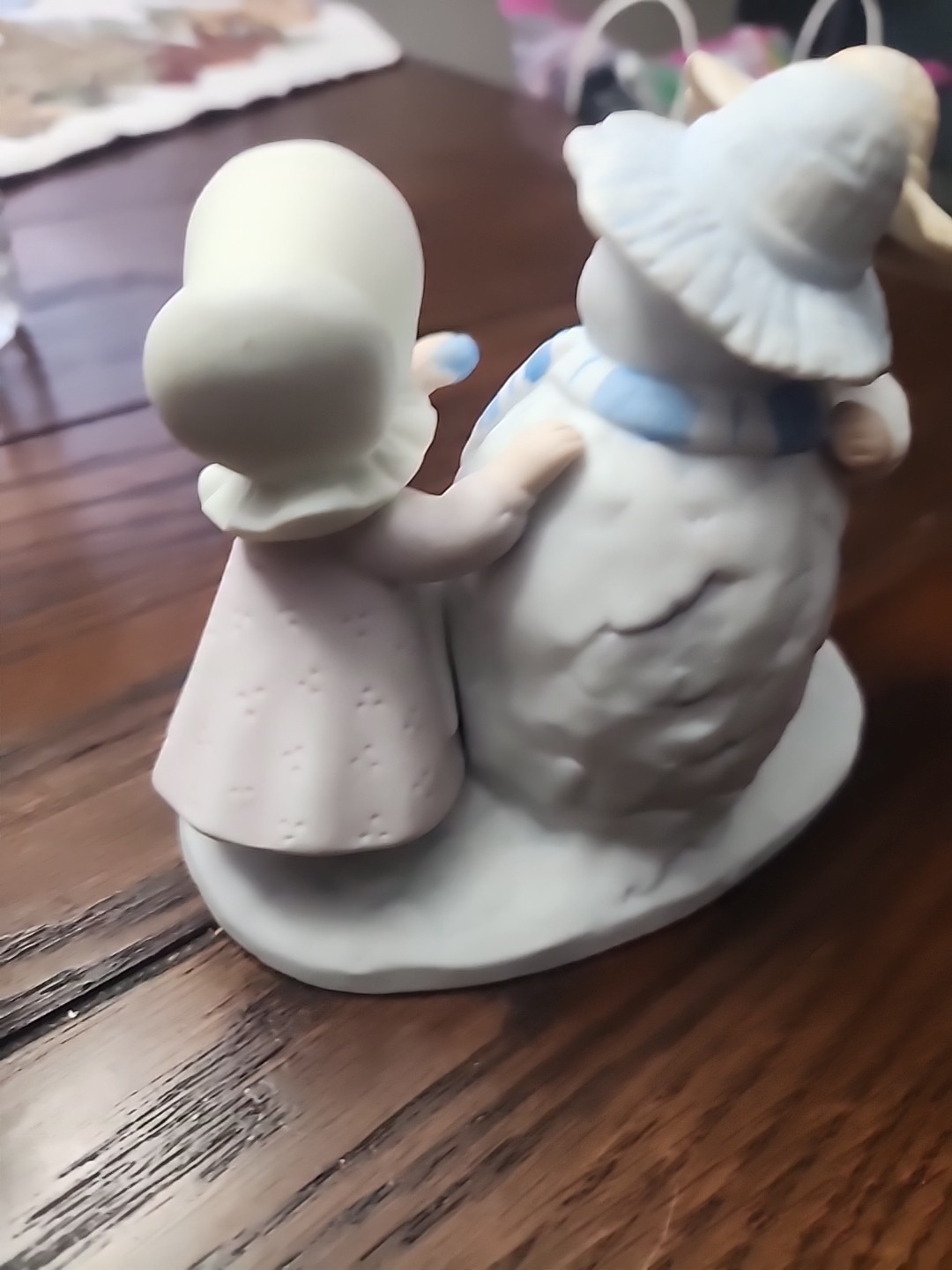 Homco Circle of Friends by Masterpiece 1991 Snow Play Figurine No Box Or Tags