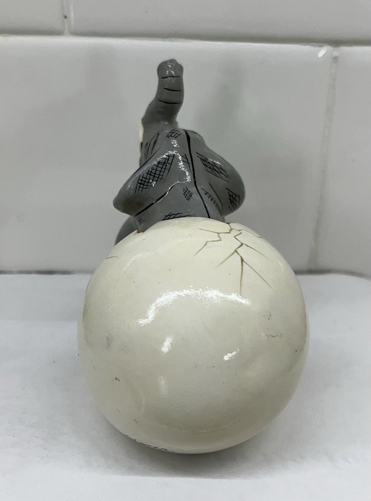 Vintage Signed M (Miranda) ? Mexico Ceramic Folk Art Elephant Crack Egg Figurine