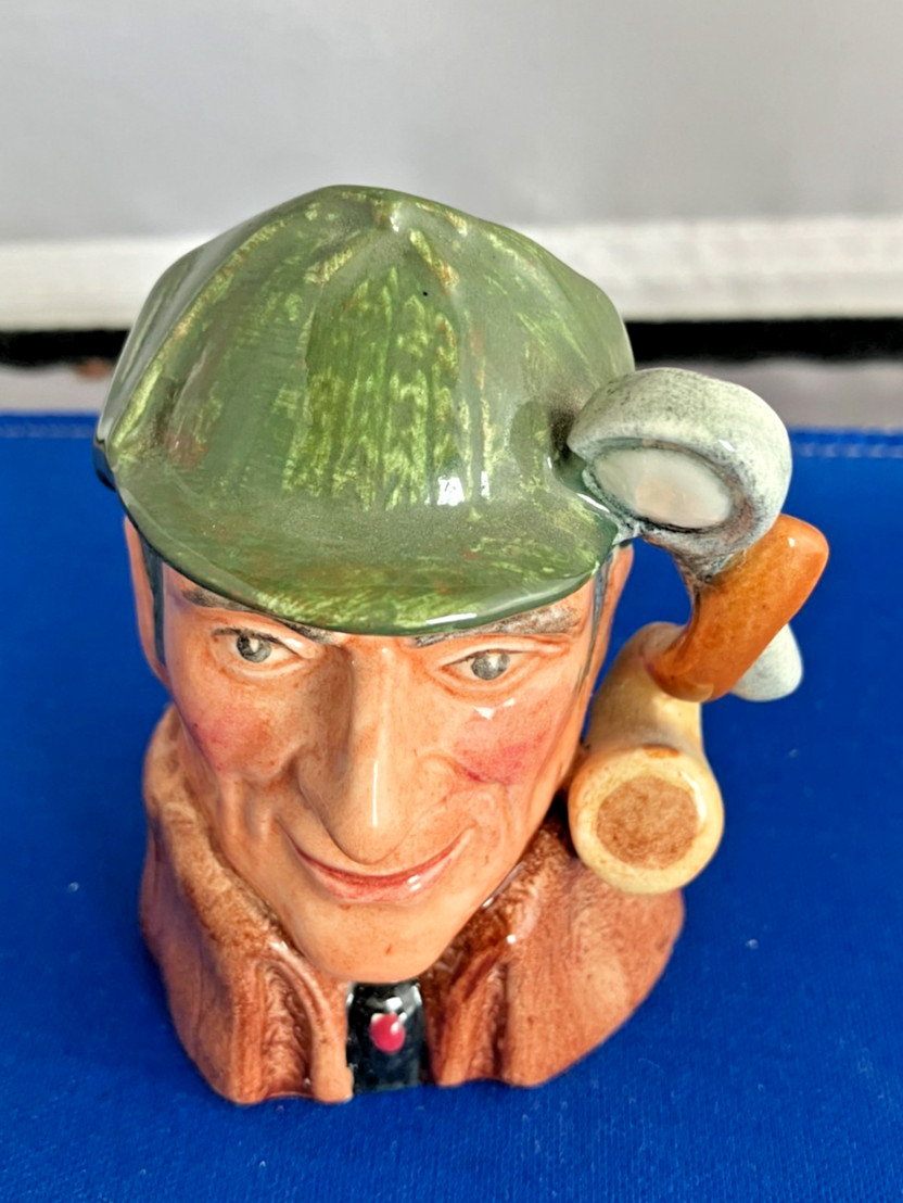 ROYAL DOULTON CHARACTER 1972- 3″ Mini TOBY MUG- The Sleuth D-6639 EX