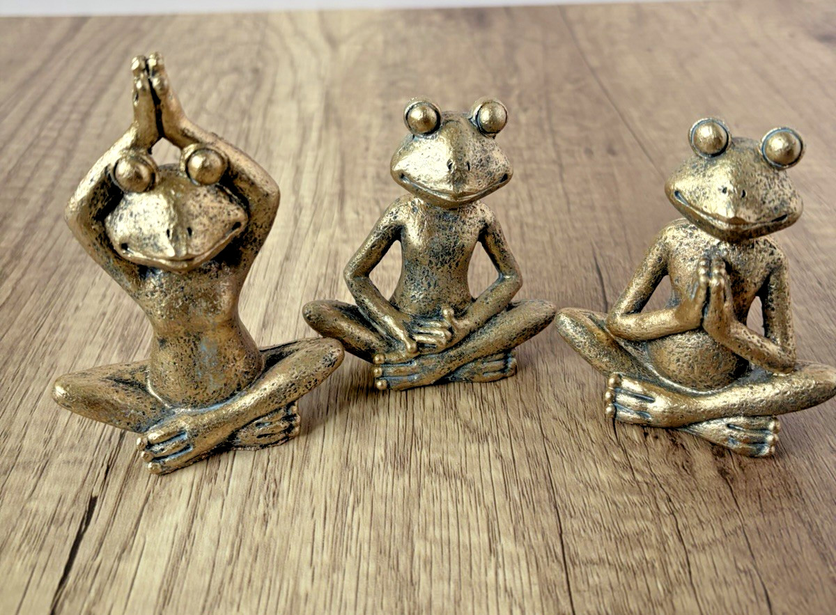 Mini Yoga Frog Figurines Set of 3 Bronze Meditating Zen Garden Decor Statue