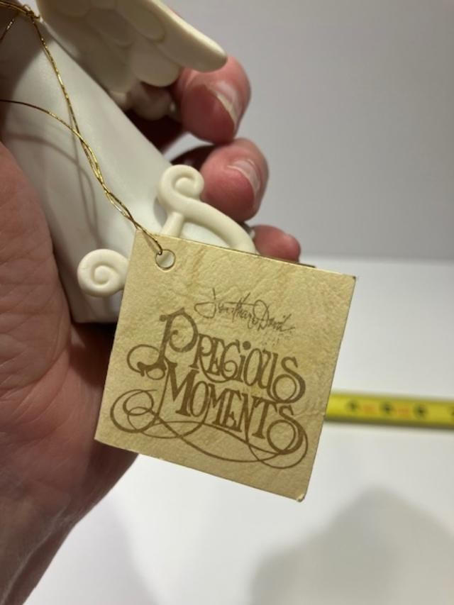 Vintage 1980 Precious Moments E-5637 “The Heavenly Light” Porcelain Figurine
