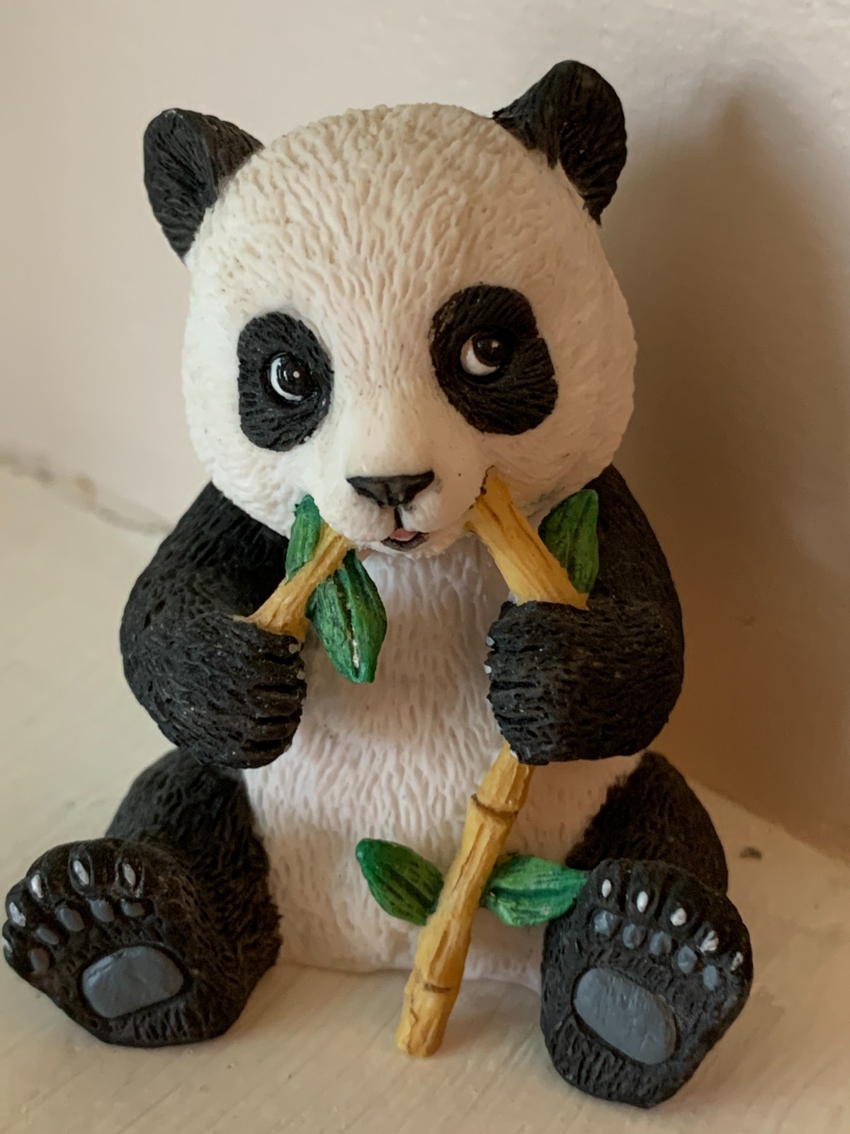 PANDA BEAR FIGURINE/FIGURE Small 2.5″ Polyresin Cute Panda w/bamboo