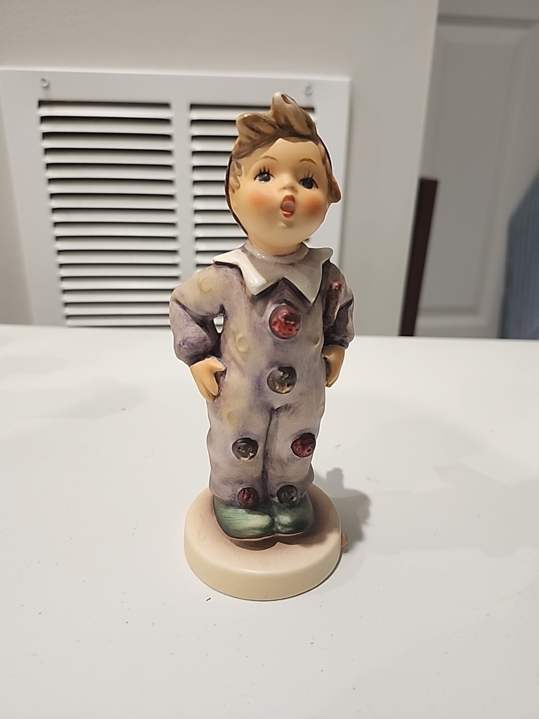 Hummel Goebel Figurine #328 Carnival Clown Boy, Vintage, 5.75 In, 1988