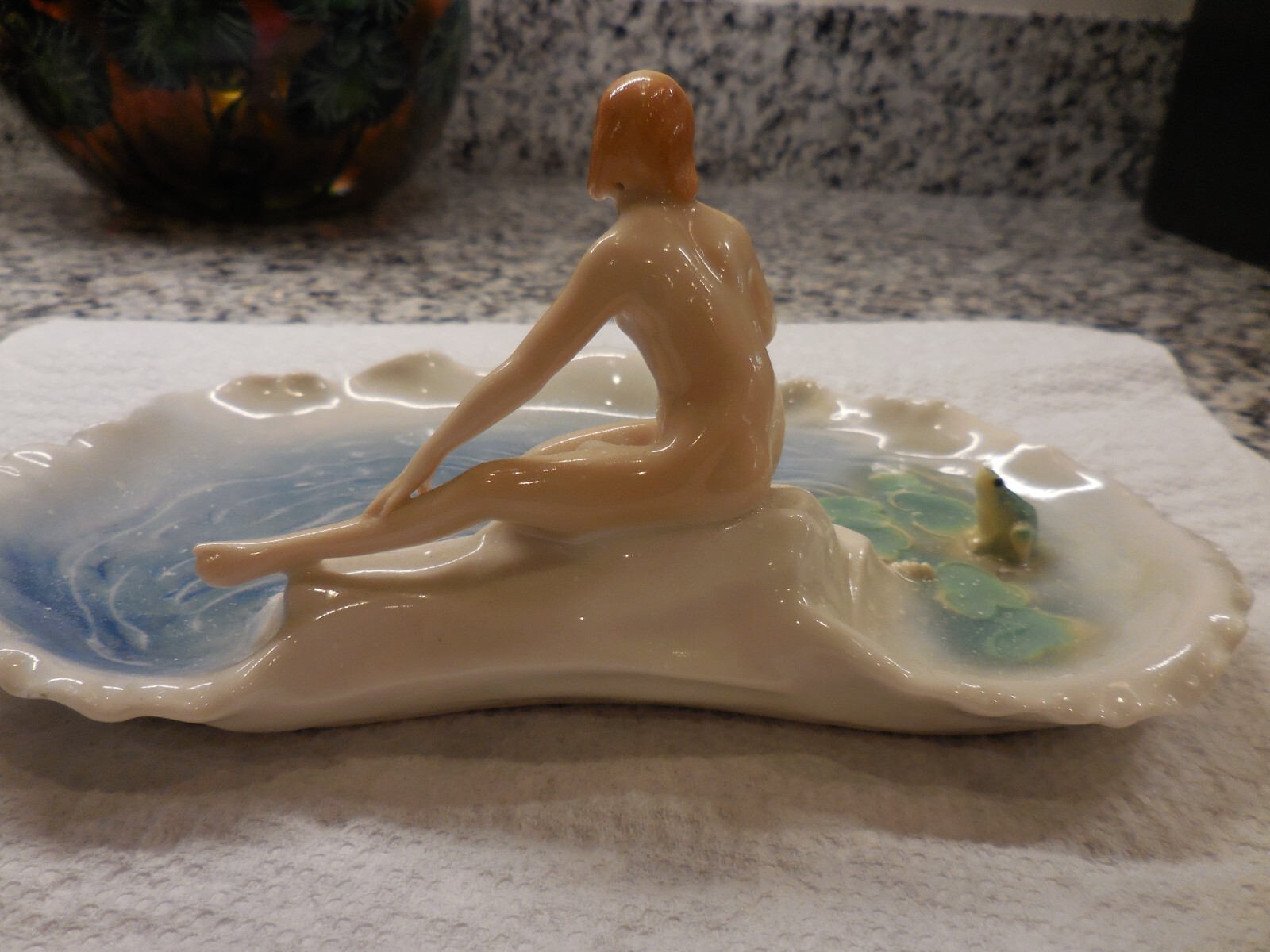 ANTIQUE ART DECO PORCELAIN NUDE SEATED BY POND GERMANY