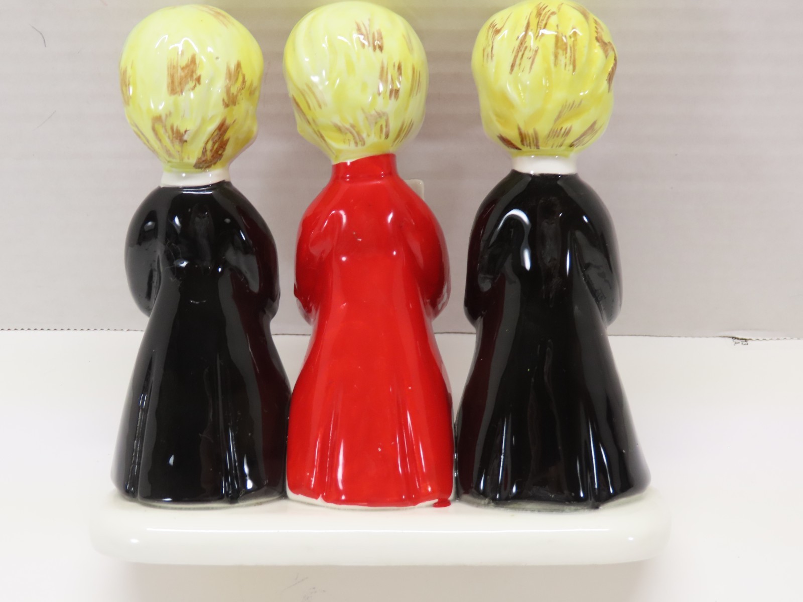 Choir Boys Christmas Figurine Hand Painted Porcelain Japan 1950’s Vintage D3571