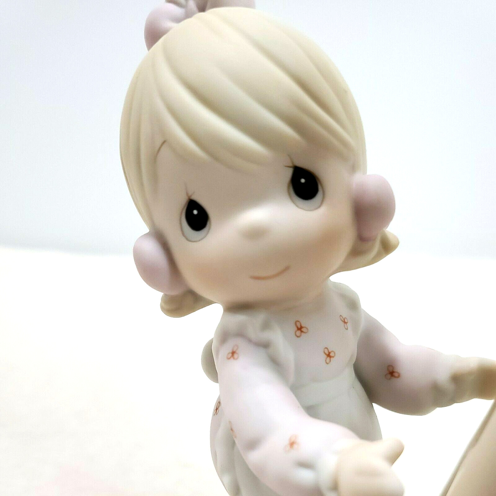 Precious Moments Figurine Good News Is So Uplifting Mailbox Porcelain 1991 Boxed