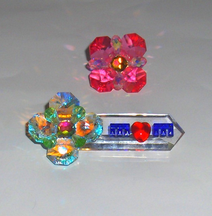 2 Austrian Crystal ROSES for “Mother” – Collectible figurines