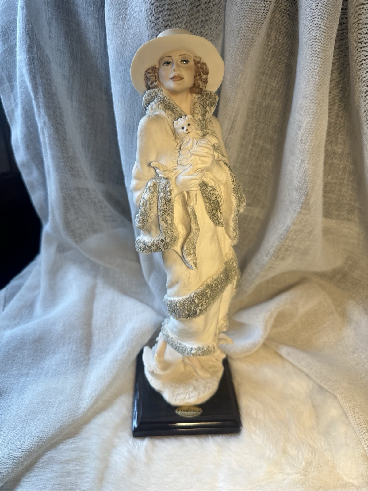 Giuseppe Armani Capodimonte Holly Figurine 0191F Sculpture Florence Italy Statue