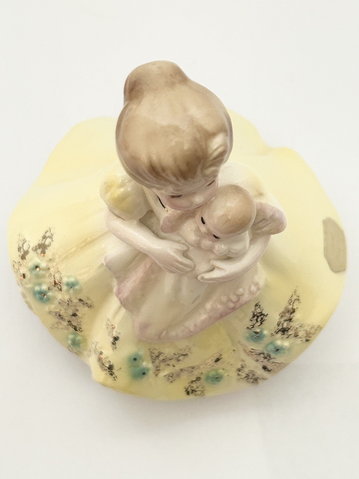 Josef Originals Mother & Baby Music Musical Box Figurine plays Brahms lullaby
