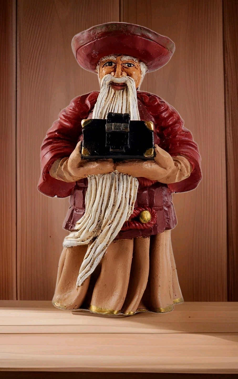 1988 J&D Creations, # 1414 Ancient Chinese Wizard Figurine w/ Chest, 7.5″ Tall