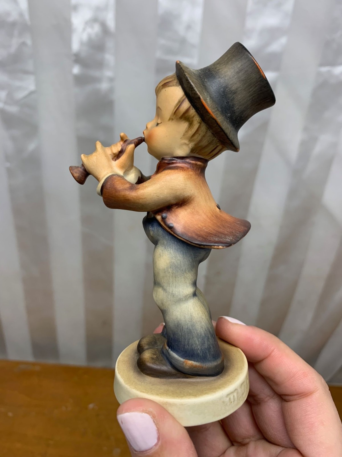 Vintage Goebel Hummel Hand Painted Figurine “Serenade” TMK-2 1950-1959 Germany